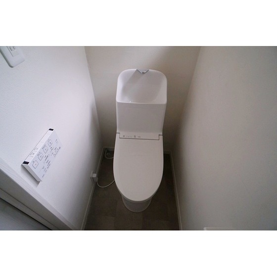 トイレ　温水洗浄便座完備