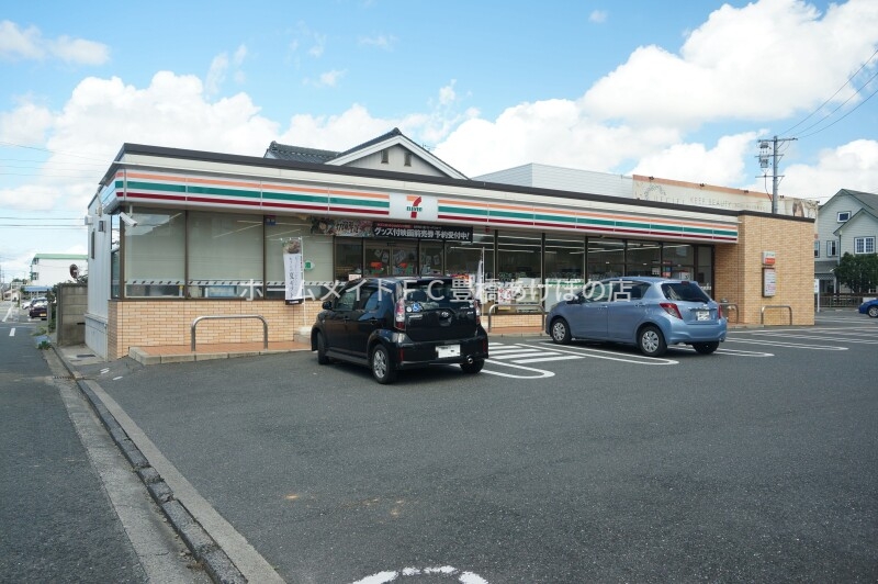 コンビニ　セブンイレブン豊橋西岩田6丁目店（コンビニ）まで451m