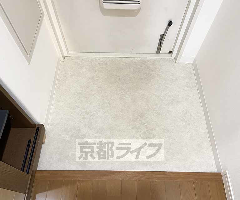 玄関　大きな段差がありません