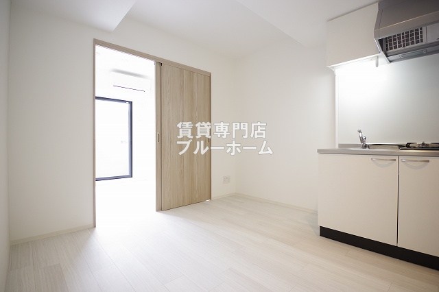 居室・リビング　5.6帖の広いダイニングです！