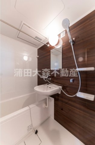 バス・シャワールーム　浴室乾燥機付きのお風呂　バスルーム