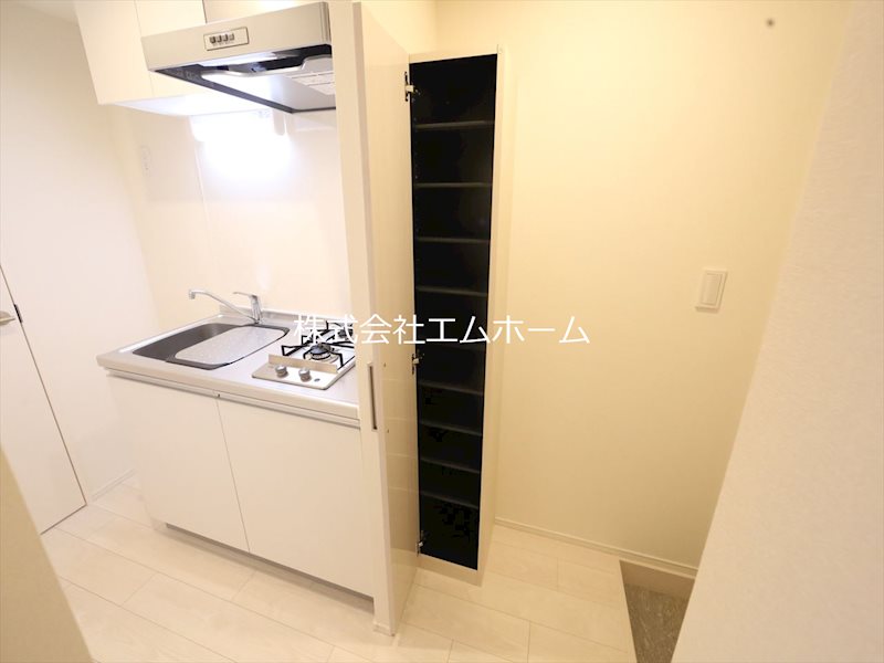 玄関　玄関　シューズボックス付（収納充実してます）