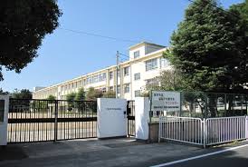 中学校　尼崎市立武庫中学校（中学校）まで343m
