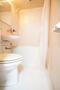 バス・シャワールーム　シャワー派には、使いやすいユニットバス。洗面台も完備！