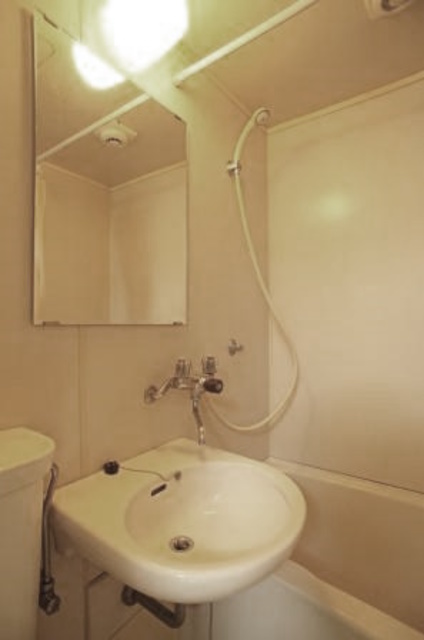洗面設備　洗面台もついているので、ここで洗顔できますね☆