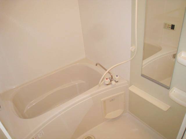 バス・シャワールーム　同物件別号室の写真です。