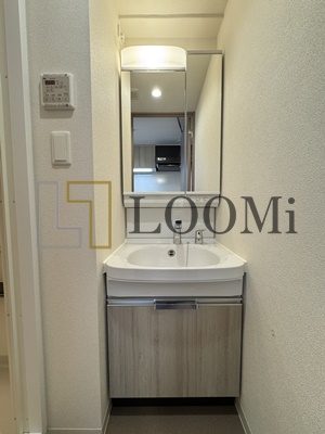 洗面設備　プレサンス天満橋ヴェルエラ　独立洗面台