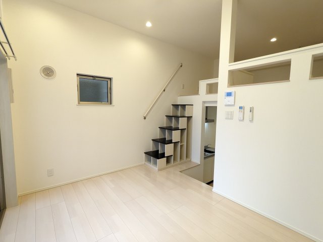 居室・リビング　105号室