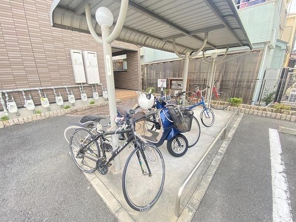 エントランス　自転車置き場！