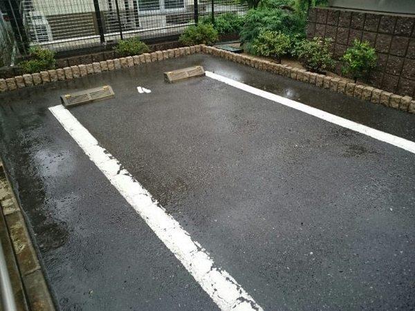 駐車場　敷地内駐車場！