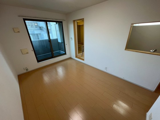 居室・リビング　※別号室の写真です