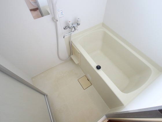 バス・シャワールーム　※別の部屋の写真です。