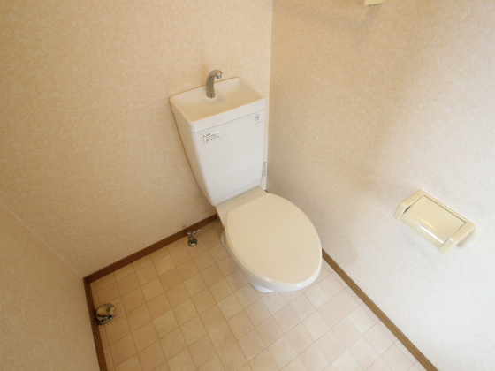 トイレ　※別の部屋の写真です。