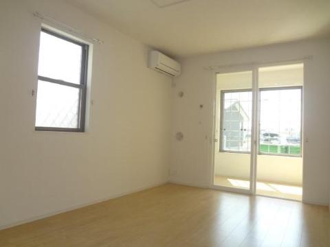 居室・リビング　室内