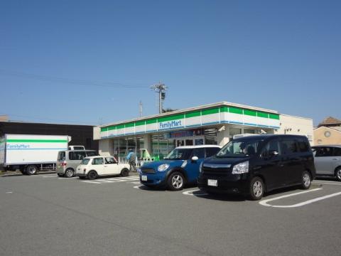 その他　ファミリーマート松阪高町店（その他）まで651m