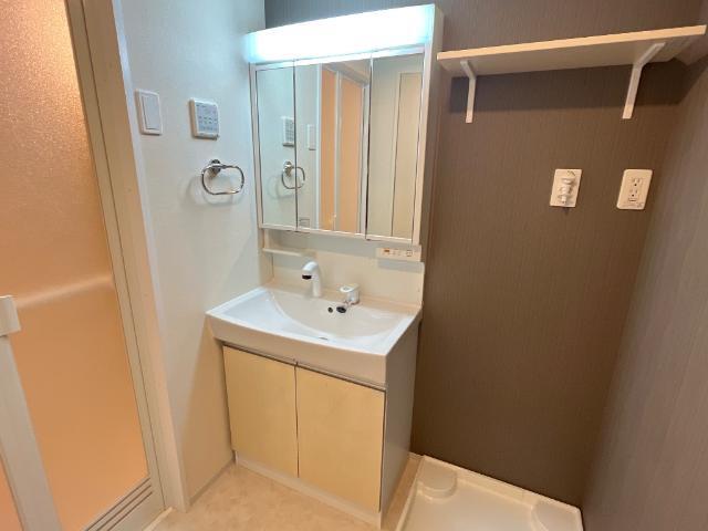 洗面設備　洗髪洗面化粧台