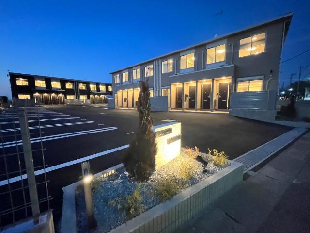 建物外観　外観写真（夜）