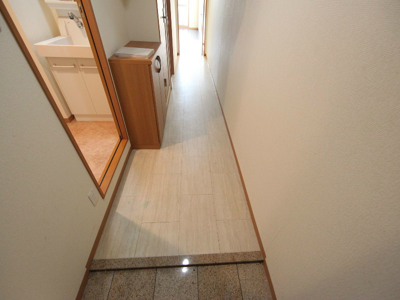 玄関　玄関　シューズボックス付（収納充実してます）