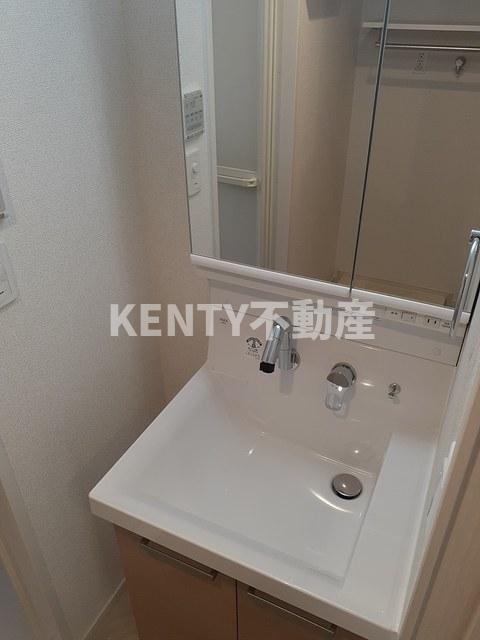 洗面設備　コンパクトで使いやすい洗面所