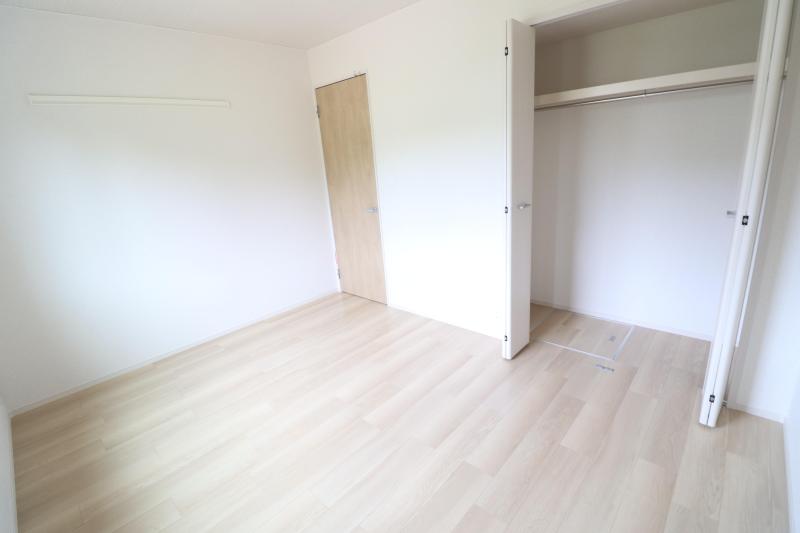 収納　洋室6帖にクローゼットあります。