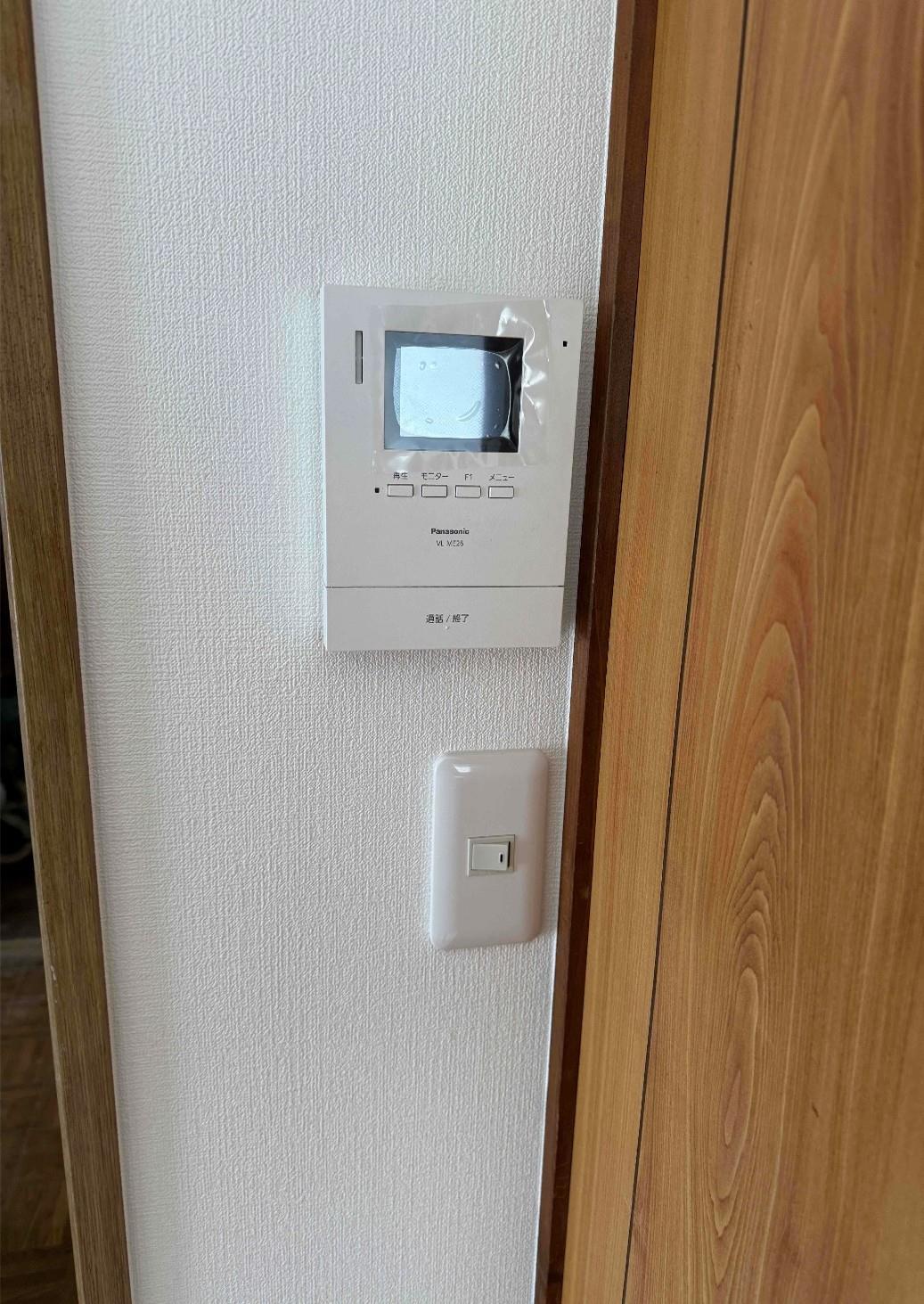 セキュリティ　モニター付きインターホン