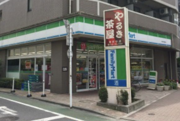 コンビニ　ファミリーマート サンズ東府中駅前店（コンビニ）まで408m