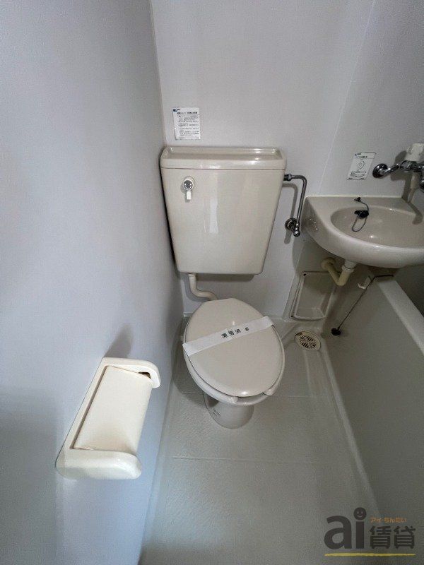 トイレ　※別号室写真です