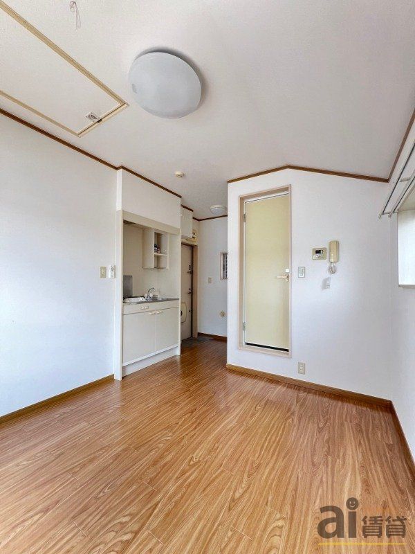 居室・リビング　※別号室写真です