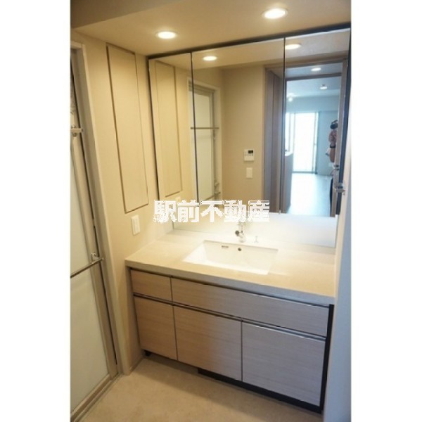 洗面設備　写真は別部屋