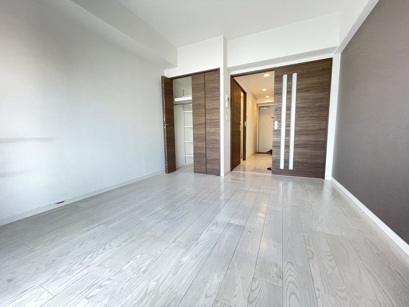 居室・リビング　同物件別部屋写真