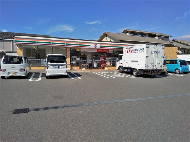 コンビニ　セブンイレブン東温市役所前店（コンビニ）まで477m