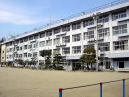 小学校　仙台市立長命ケ丘小学校（小学校）まで633m