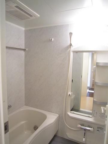 バス・シャワールーム　浴室乾燥機