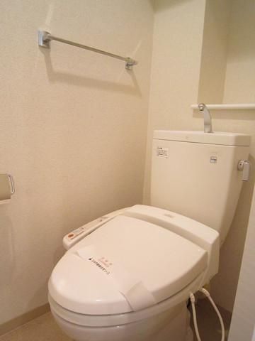 トイレ　ウォシュレット付