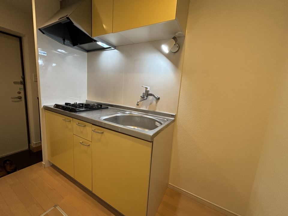 キッチン　２口以上コンロ付きです☆