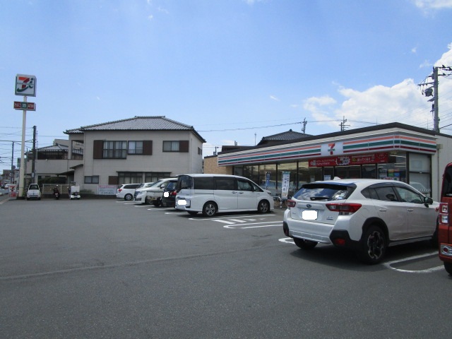 コンビニ　セブンイレブン（コンビニ）まで189m