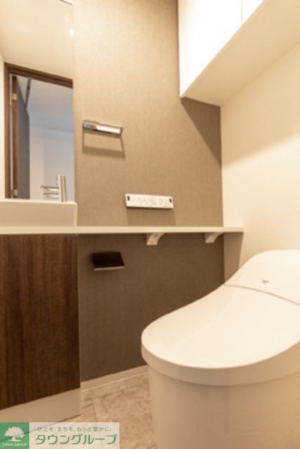 トイレ　※写真は同タイプ住戸です。