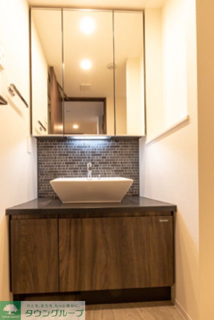 洗面設備　※写真は同タイプ住戸です。