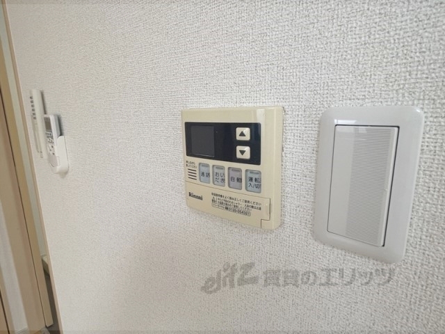 その他設備　給湯器リモコン