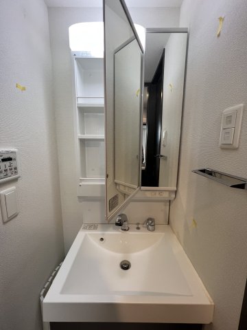 洗面設備　エステムコート難波Vブロード　独立洗面台