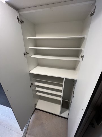 収納　エステムコート難波Vブロード　シューズボックス