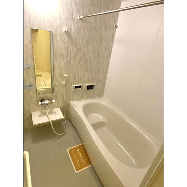 バス・シャワールーム　浴室テレビ付き一坪風呂