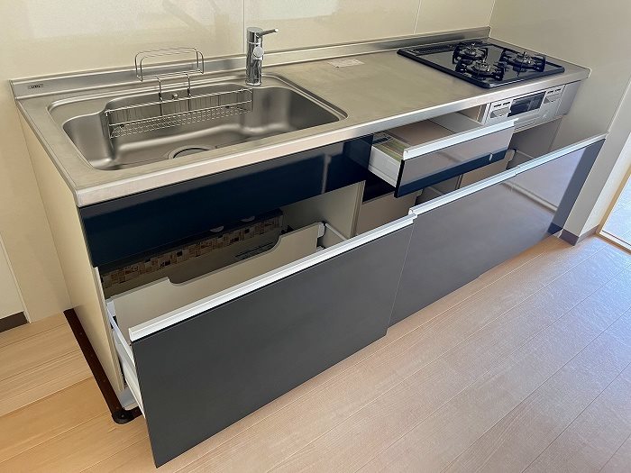 キッチン　同物件別部屋参考写真です