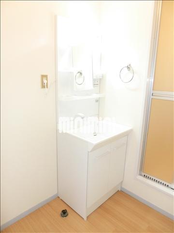 洗面設備　忙しい朝に便利な洗髪洗面化粧台