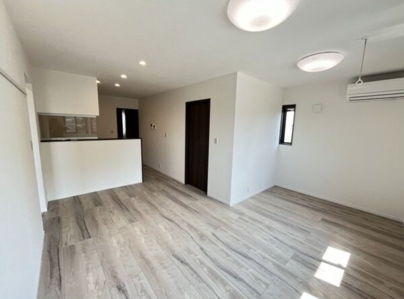 居室・リビング　図面と現状に相違がある場合には現状を優先