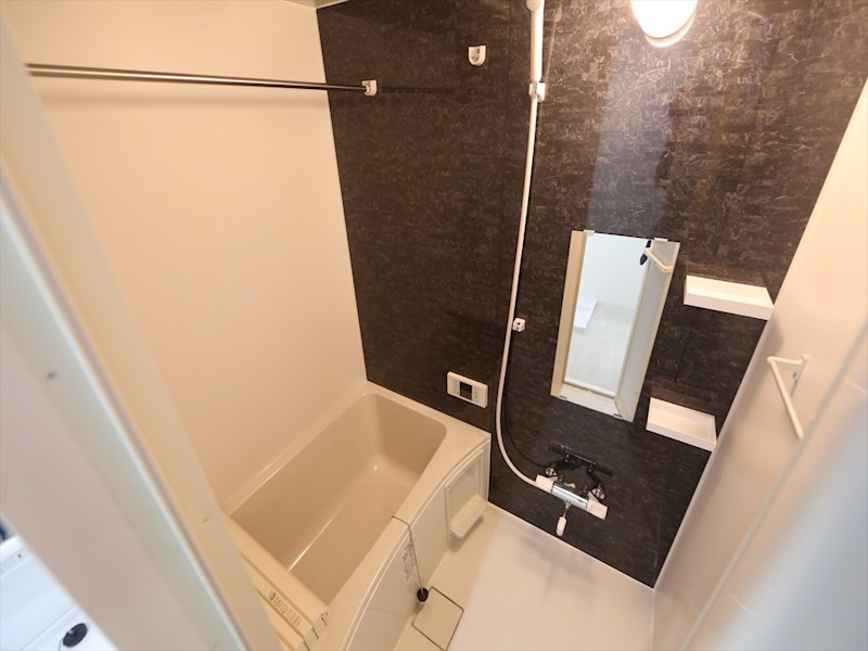 バス・シャワールーム　浴室暖房乾燥機付　追い焚き・オートバス機能付お風呂