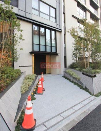 エントランス　外観