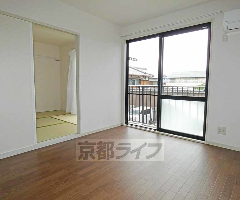 居室・リビング　広々としたお部屋です！