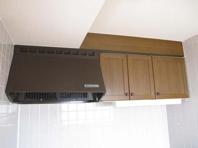 収納　キッチン上部