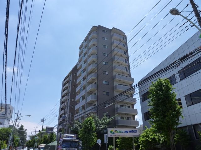 建物外観　１Ｆローソンです